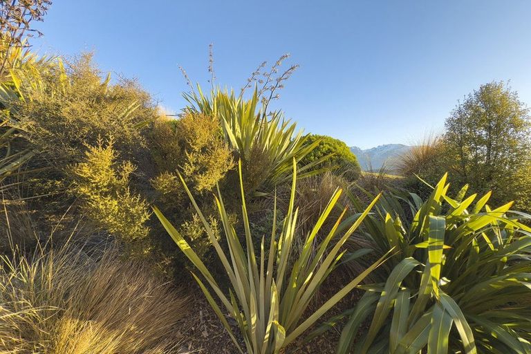 Photo of property in 6a Kinross Lane, Jacks Point, Queenstown, 9371