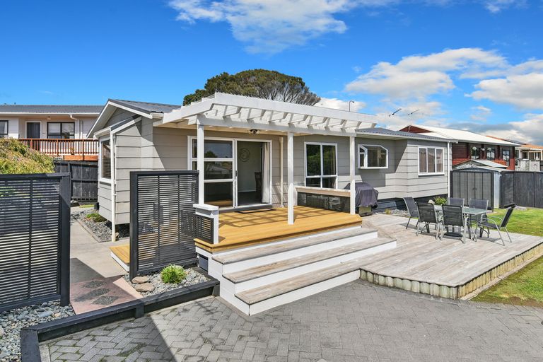 Photo of property in 148 Carnoustie Drive, Wattle Downs, Auckland, 2103