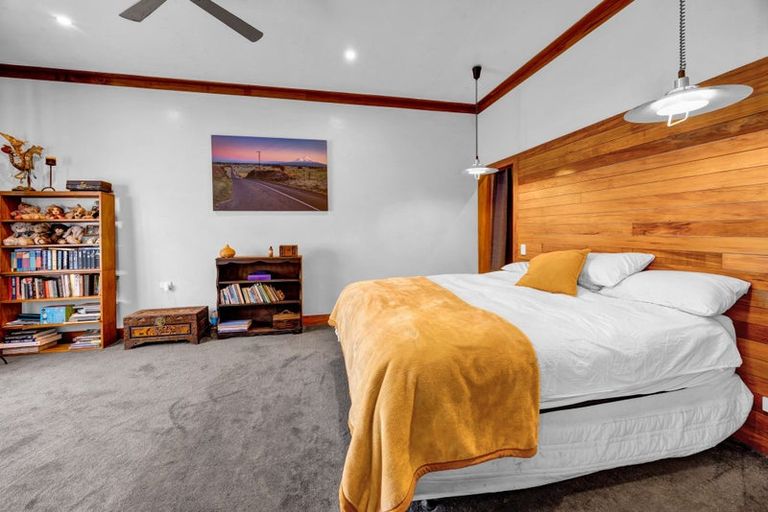 Photo of property in 24 Tayler Street, Eltham, 4322