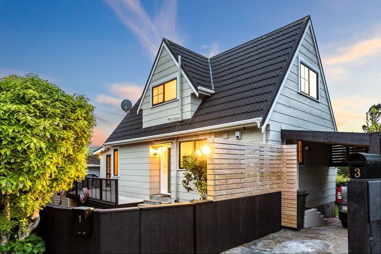 Photo of property in 1 Underwood Way, Churton Park, Wellington, 6037