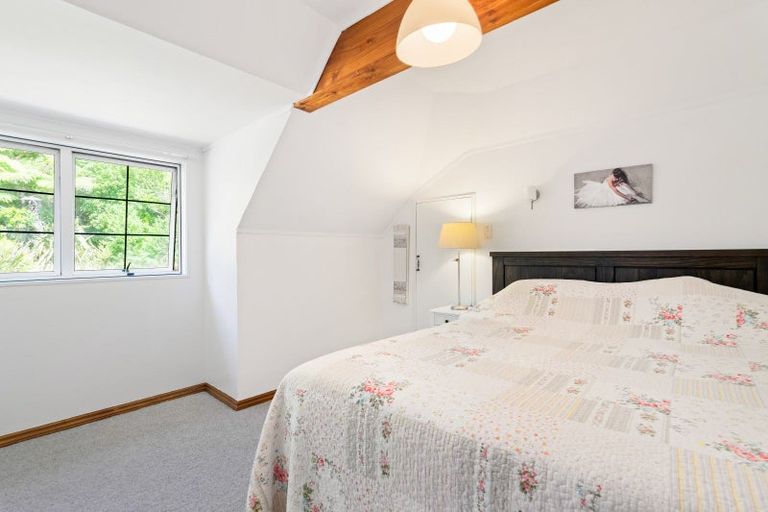 Photo of property in 105 Grassmere Road, Henderson Valley, Auckland, 0612