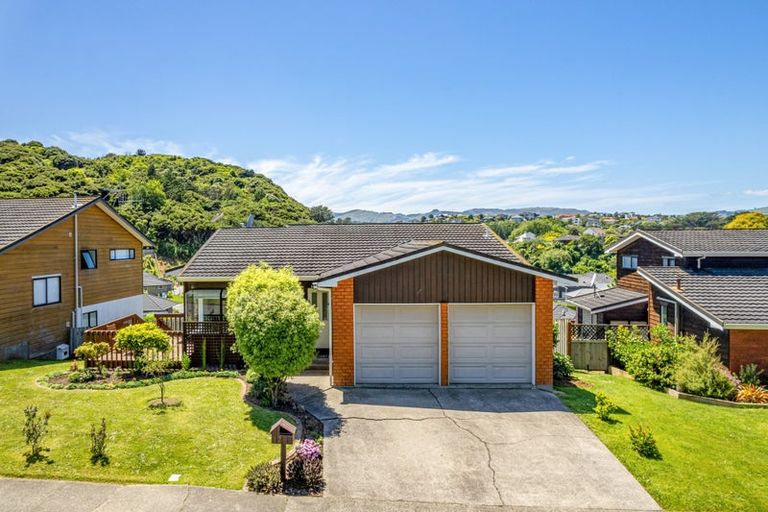 Photo of property in 17 Shackle Lane, Whitby, Porirua, 5024