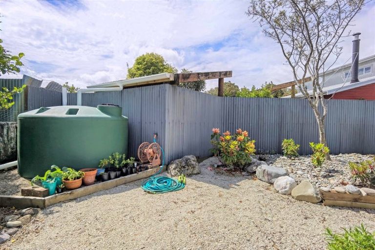 Photo of property in 14 Butlers Road, Ruatapu, Hokitika, 7883