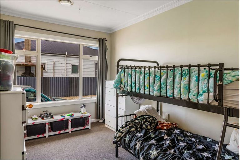 Photo of property in 32 Railway Esplanade, East Gore, Gore, 9710