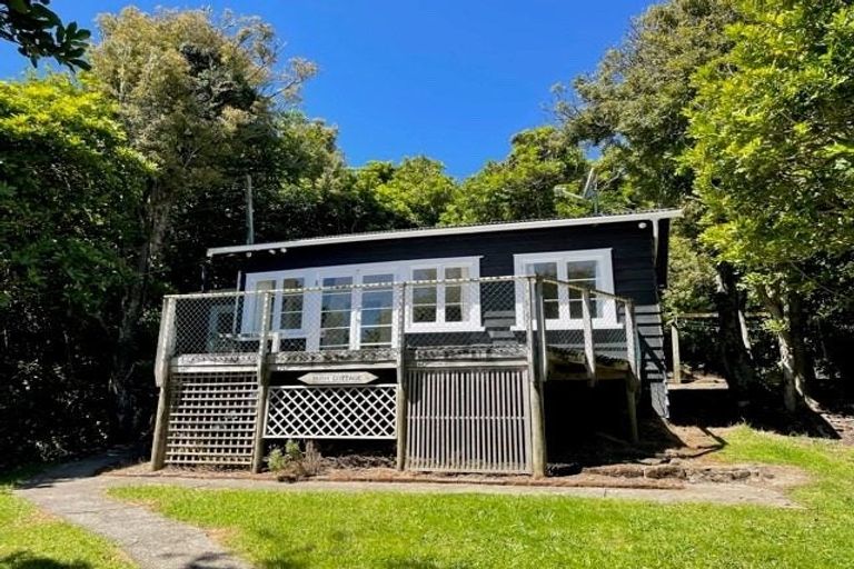 Photo of property in 325 Grays Road, Pauatahanui, Porirua, 5381