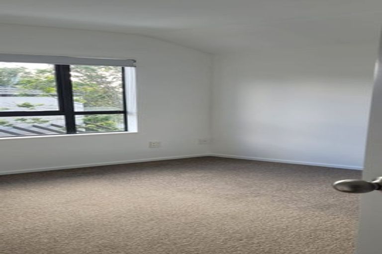 Photo of property in 5/26 Pannill Place, Oteha, Auckland, 0632