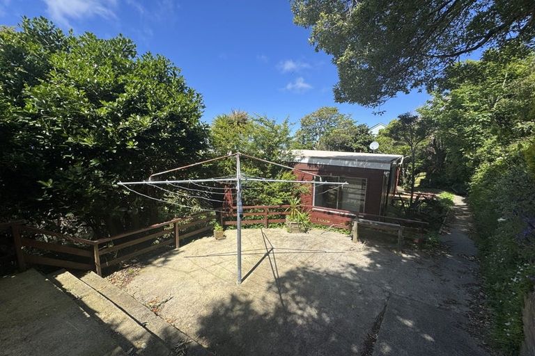 Photo of property in 13-13a Espin Crescent, Karori, Wellington, 6012