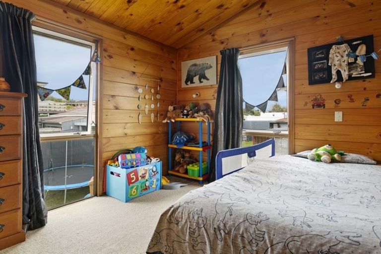 Photo of property in 26 Richmond Avenue, Richmond Heights, Taupo, 3330