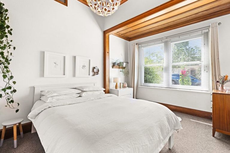 Photo of property in 14 Colenso Avenue, Hospital Hill, Napier, 4110