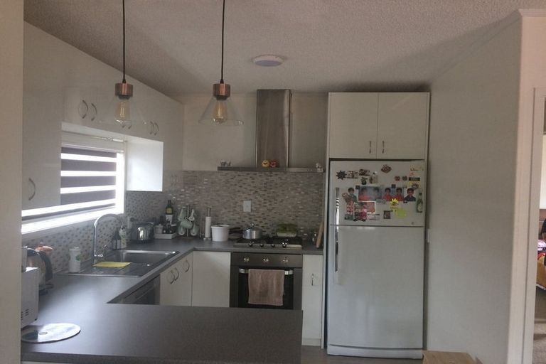 Photo of property in 2/43 Dale Crescent, Pakuranga, Auckland, 2010