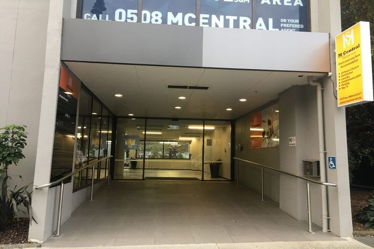 Photo of property in Twin Towers, 811/17 Putney Way, Manukau, Auckland, 2104