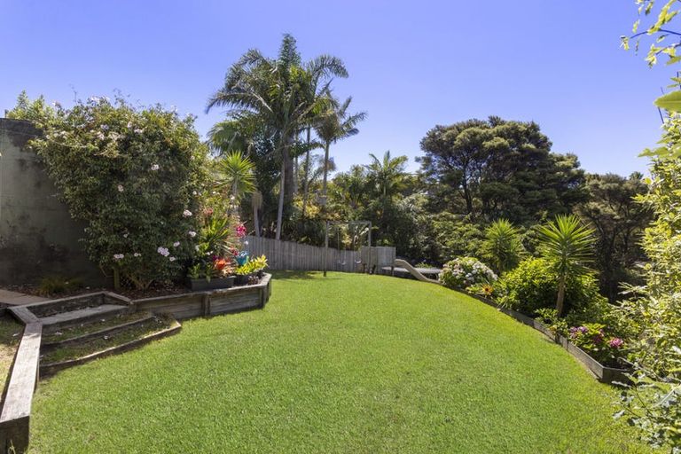 Photo of property in 36 Elliston Crescent, Stanmore Bay, Whangaparaoa, 0932