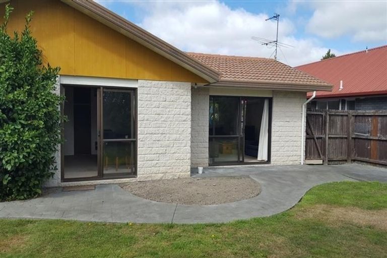 Photo of property in 30 Regency Crescent, Redwood, Christchurch, 8051