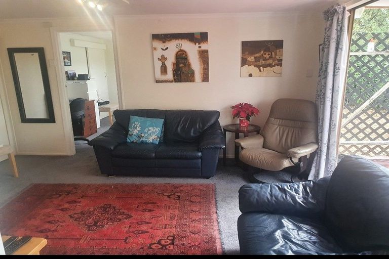 Photo of property in 102 Saddleback Rise, Murrays Bay, Auckland, 0630