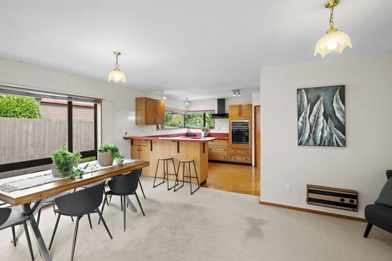 Photo of property in 2/8 Cricklewood Place, Avonhead, Christchurch, 8042