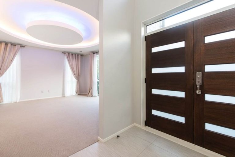 Photo of property in 22 Bellagio Way, Flat Bush, Auckland, 2019