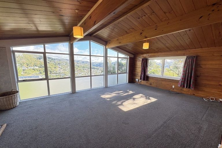 Photo of property in 9 Versailles Street, Karori, Wellington, 6012