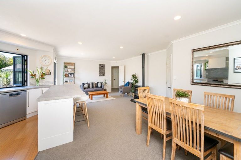 Photo of property in 81 Kensington Drive, Taradale, Napier, 4112