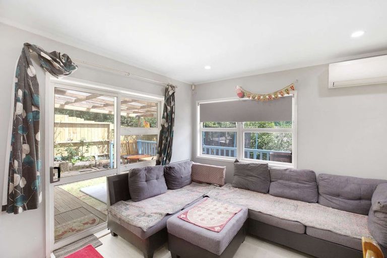 Photo of property in 2/55 Ennis Avenue, Pakuranga Heights, Auckland, 2010