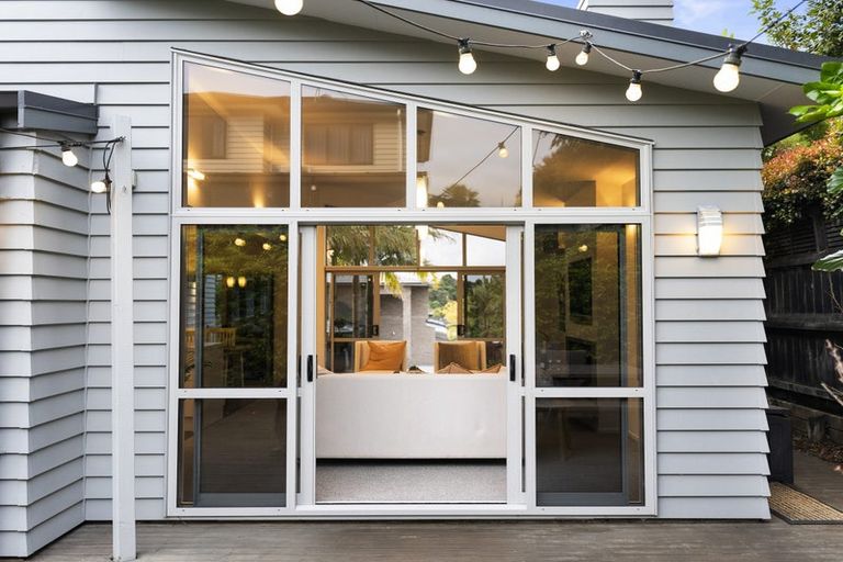 Photo of property in 9 Saint Maroun Rise, The Gardens, Auckland, 2105