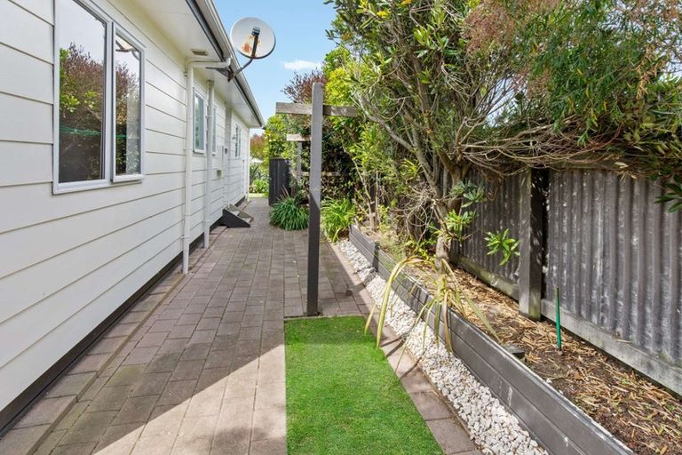 Photo of property in 19 Waitote Street, Castlecliff, Whanganui, 4501