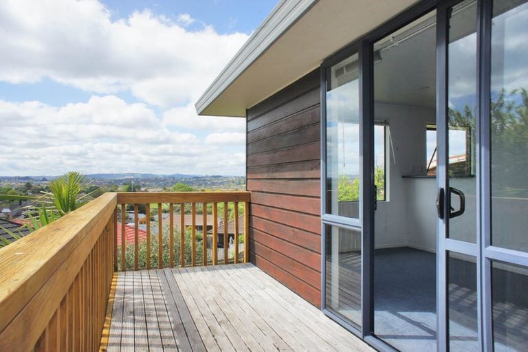 Photo of property in 20 Kells Place, Botany Downs, Auckland, 2010