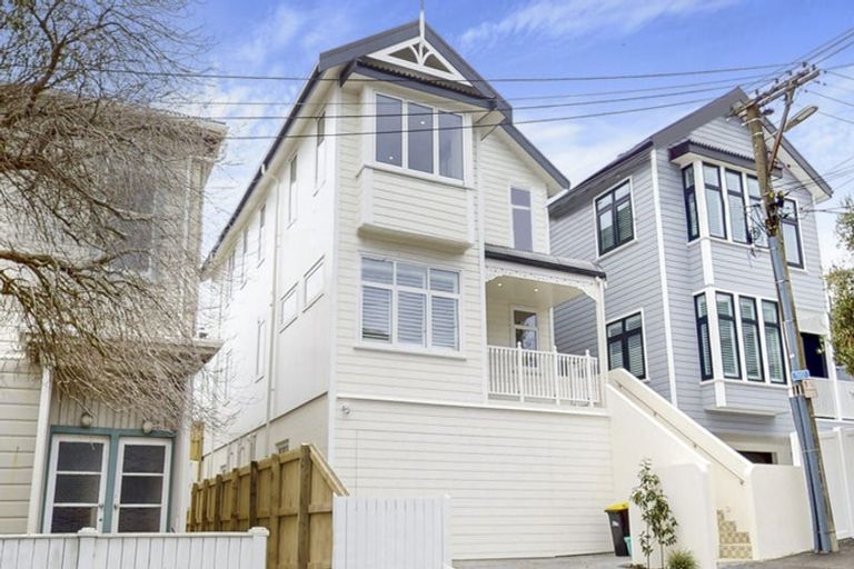 Photo of property in 57 Roxburgh Street, Mount Victoria, Wellington, 6011