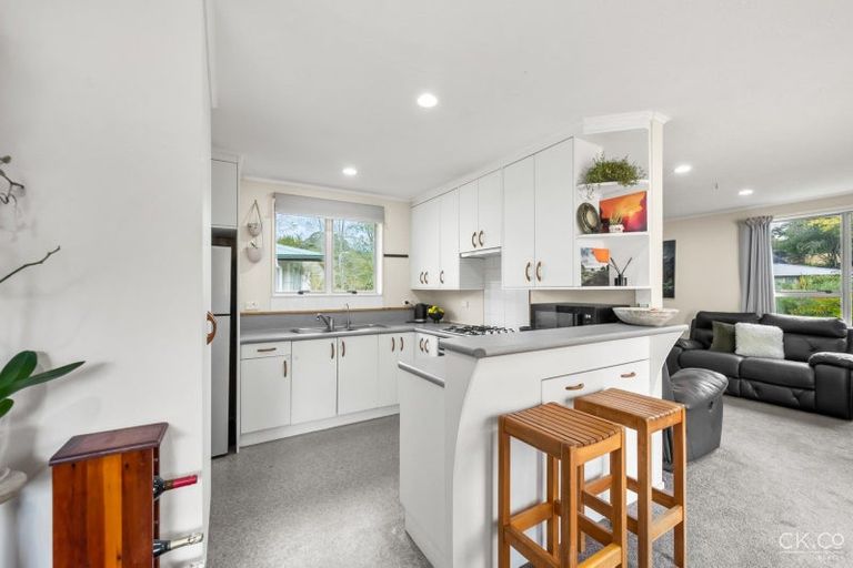 Photo of property in 4 Speargrass Grove, Timberlea, Upper Hutt, 5018