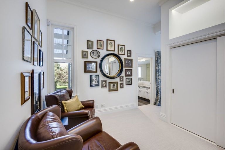 Photo of property in 59 Busby Hill, Havelock North, 4130