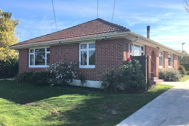 Photo of property in 74 Northcote Road, Northcote, Christchurch, 8052