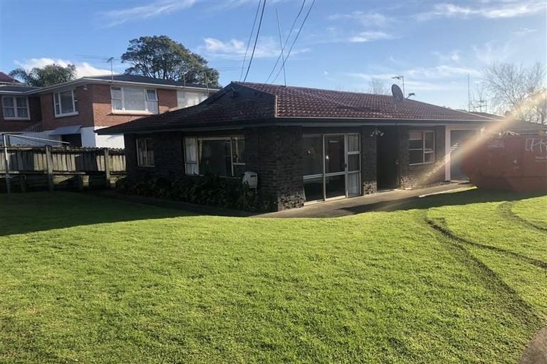 Photo of property in 1/18 Mcleod Road, Henderson, Auckland, 0612