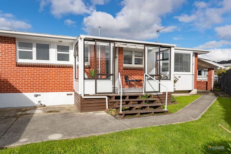 Photo of property in 15 Ruru Crescent, Heretaunga, Upper Hutt, 5018