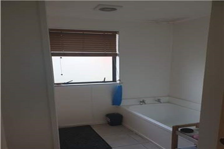 Photo of property in 1/8 Penion Drive, Flat Bush, Auckland, 2023