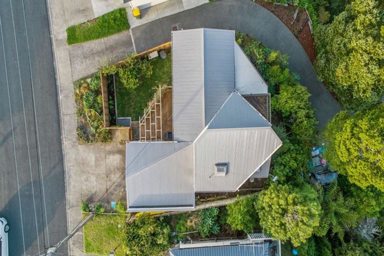 Photo of property in 96a Wade River Road, Stanmore Bay, Whangaparaoa, 0932