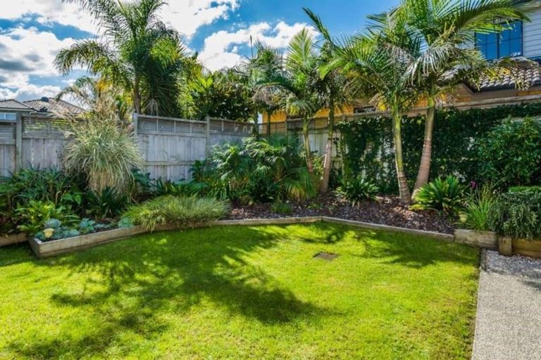 Photo of property in 8 Spring Valley Place, Oteha, Auckland, 0632