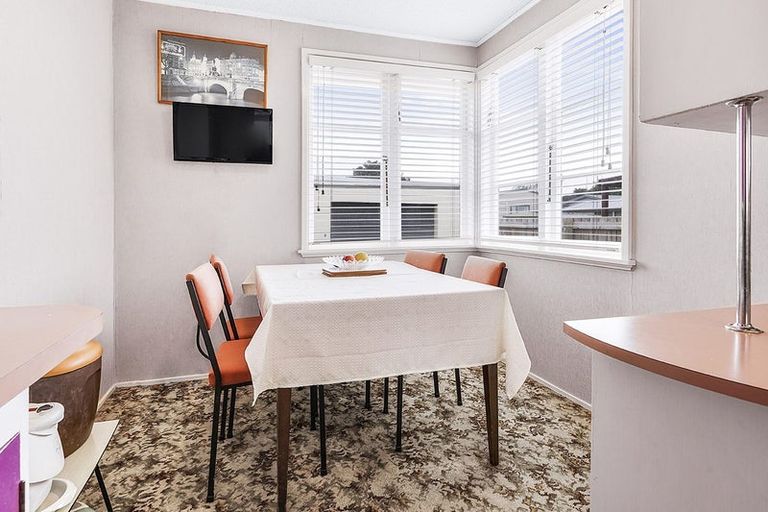 Photo of property in 22 Paul Crescent, Fairfield, Hamilton, 3214