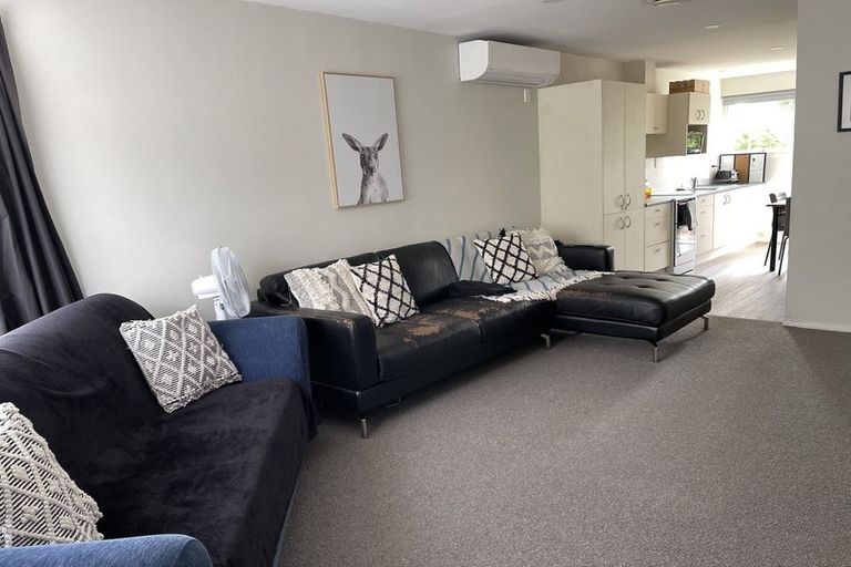 Photo of property in 2/5 Pitt Place, St Albans, Christchurch, 8014