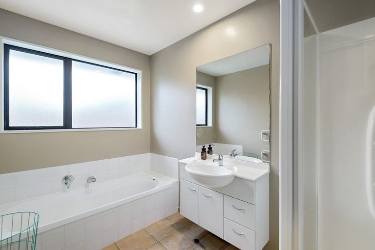 Photo of property in 19 Pohutukawa Crescent, Parklands, Christchurch, 8083