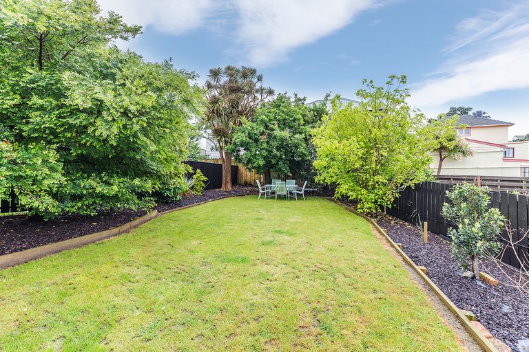 Photo of property in 12 Stephen Street, Johnsonville, Wellington, 6037