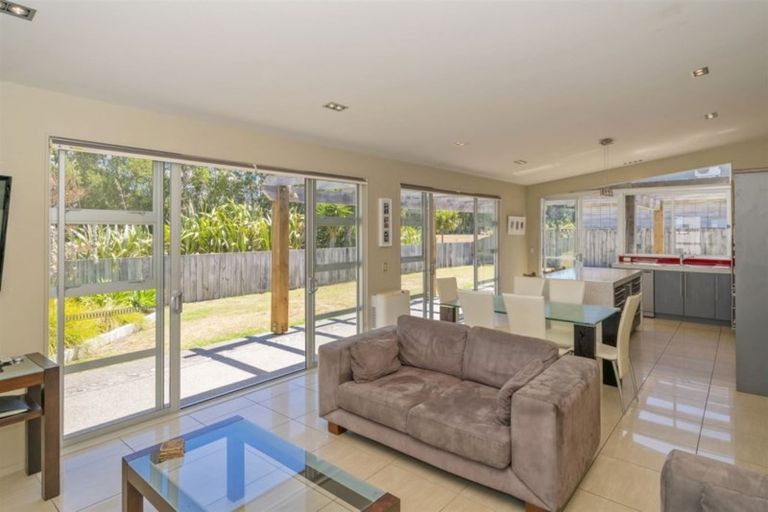 Photo of property in 22 Wells Place, Whitianga, 3510