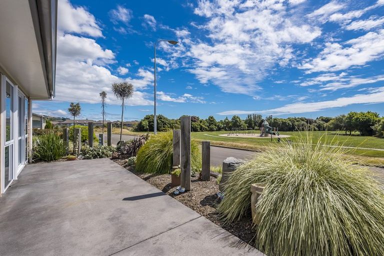 Photo of property in 21 Jade Lane, Paraparaumu, 5032