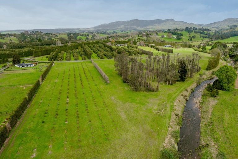 Photo of property in 30b Thompsons Track, Aongatete, 3178