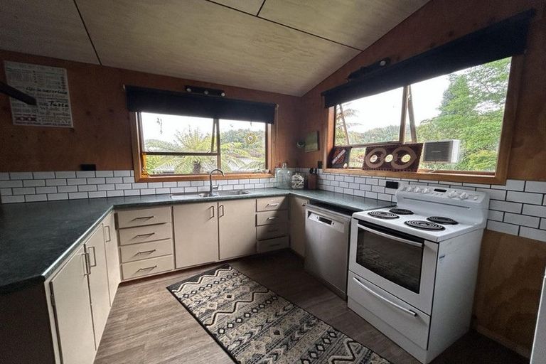 Photo of property in 48 Oxford Road, Lake Rotoma, Rotorua, 3074