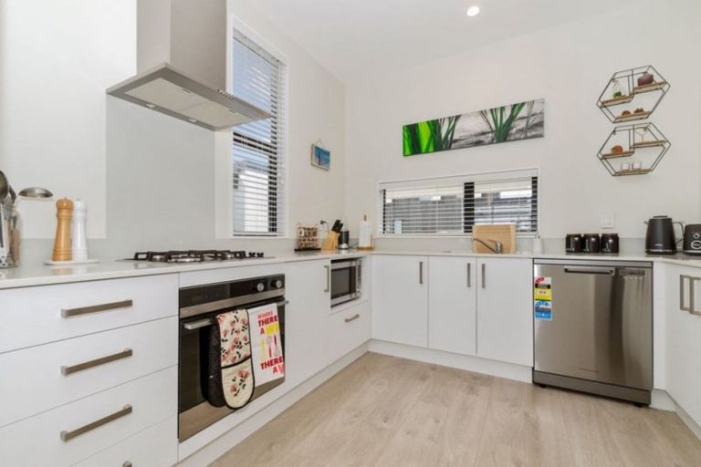 Photo of property in 17 Battalion Drive, Papakura, 2110