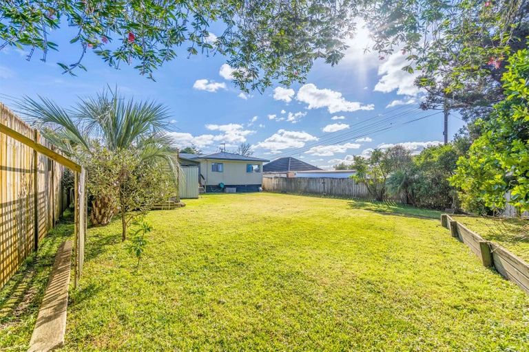 Photo of property in 44 Woodglen Road, Glen Eden, Auckland, 0602