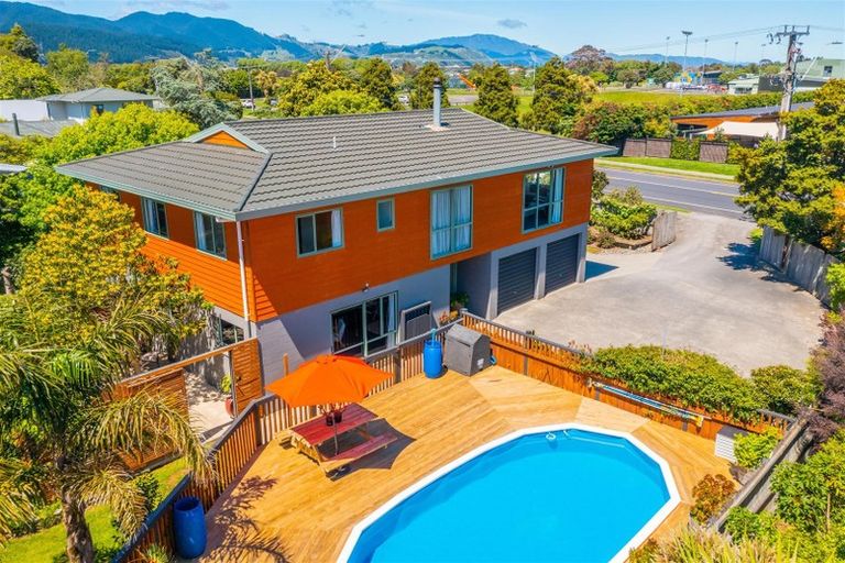 Photo of property in 191 Mazengarb Road, Paraparaumu, 5032