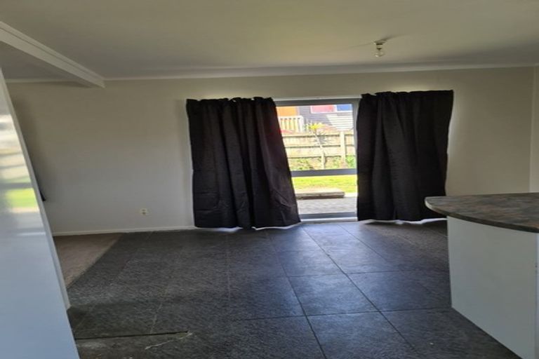 Photo of property in 28 Leo Street, Glen Eden, Auckland, 0602