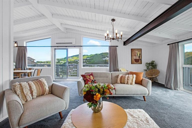 Photo of property in 8 Tatum Way, Johnsonville, Wellington, 6037