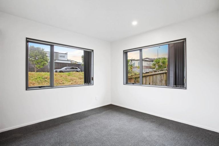 Photo of property in 8 Vino Cina Heights, Ranui, Auckland, 0612