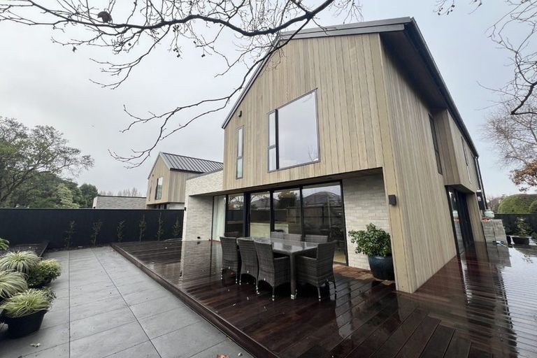 Photo of property in 1b Taunton Green, Papanui, Christchurch, 8052